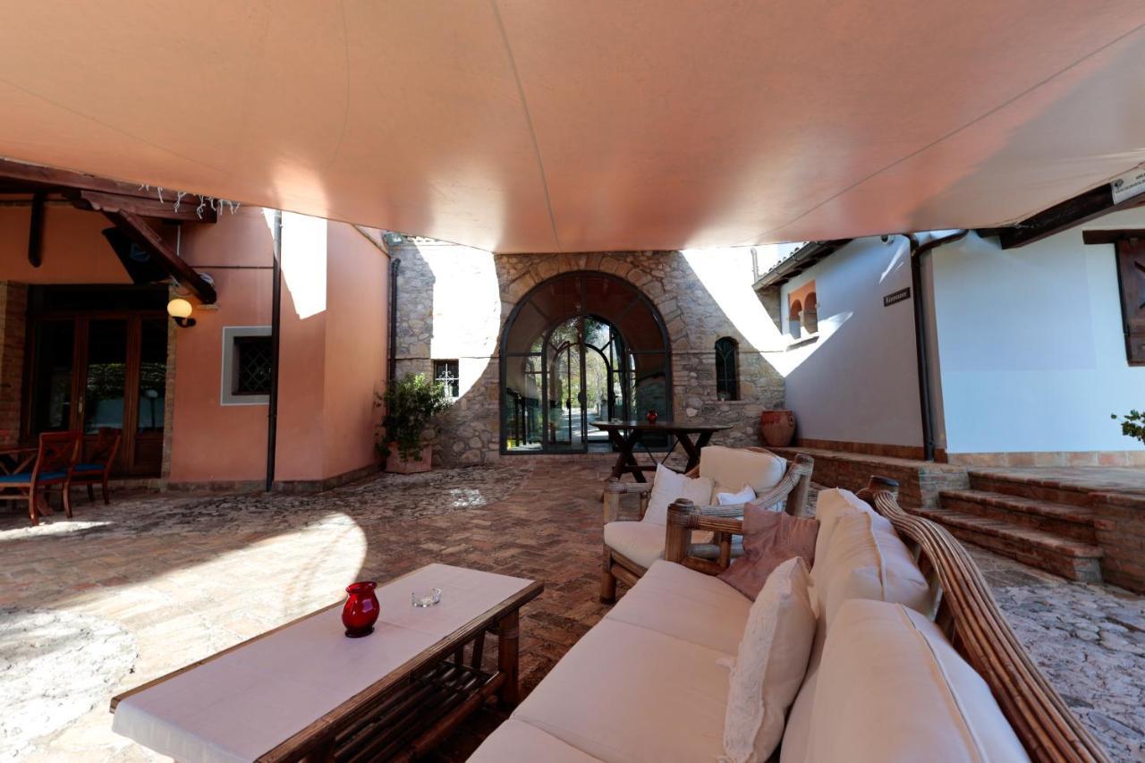 Hotel Corte Dei Tini تيرامو المظهر الخارجي الصورة